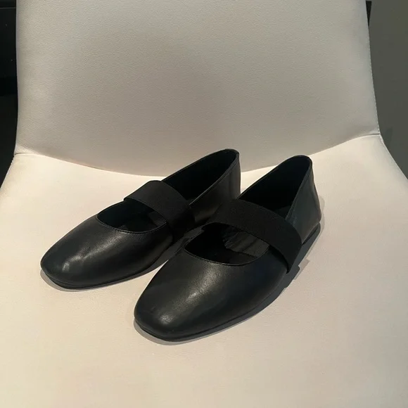 L’Intervalle Black Mary Jane Flats with Elastic Strap - Picture 2 of 4